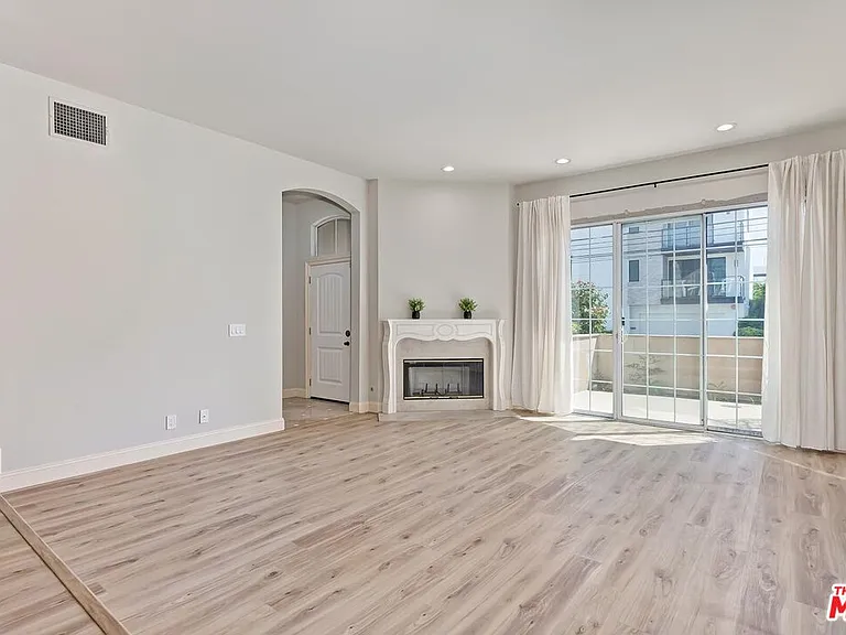11603 Mississippi Ave — Photo 4