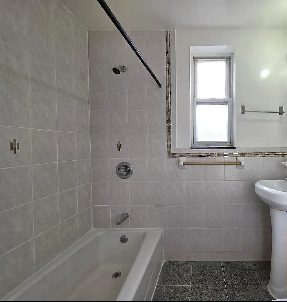 3620 Parsons Blvd — Photo 3