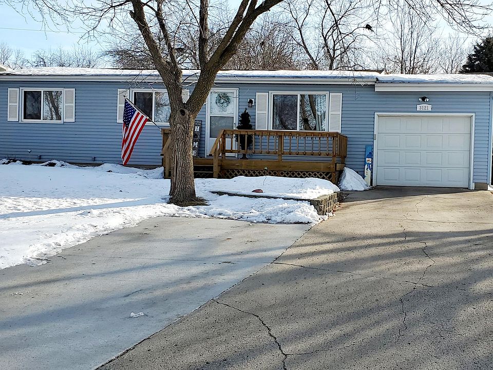 1st image of 3121 Center Lake Dr