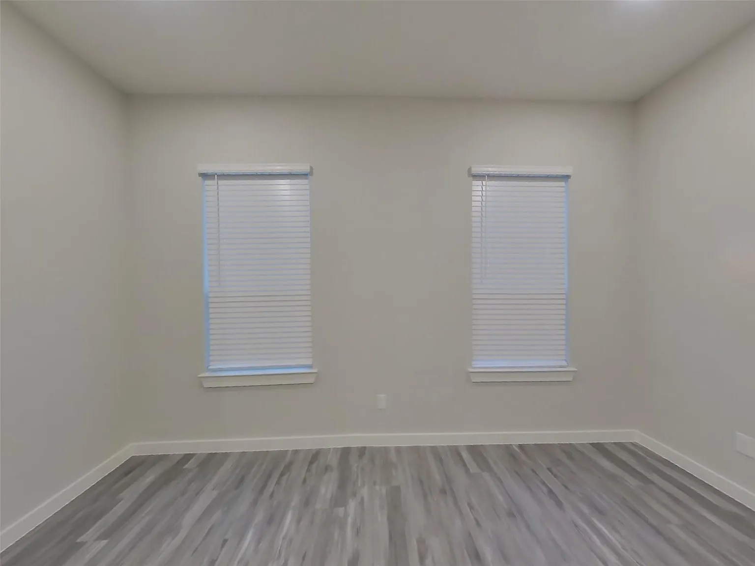 4 bed, 2.5 bath, 2004 sqft, $2,579 — Photo 3