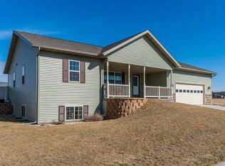 1541 20th St, Baraboo, WI 53913