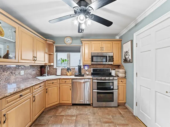 17 Acorn Drive image 13 of 45