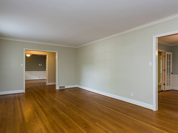 4th image of 104 Irving Park Ct