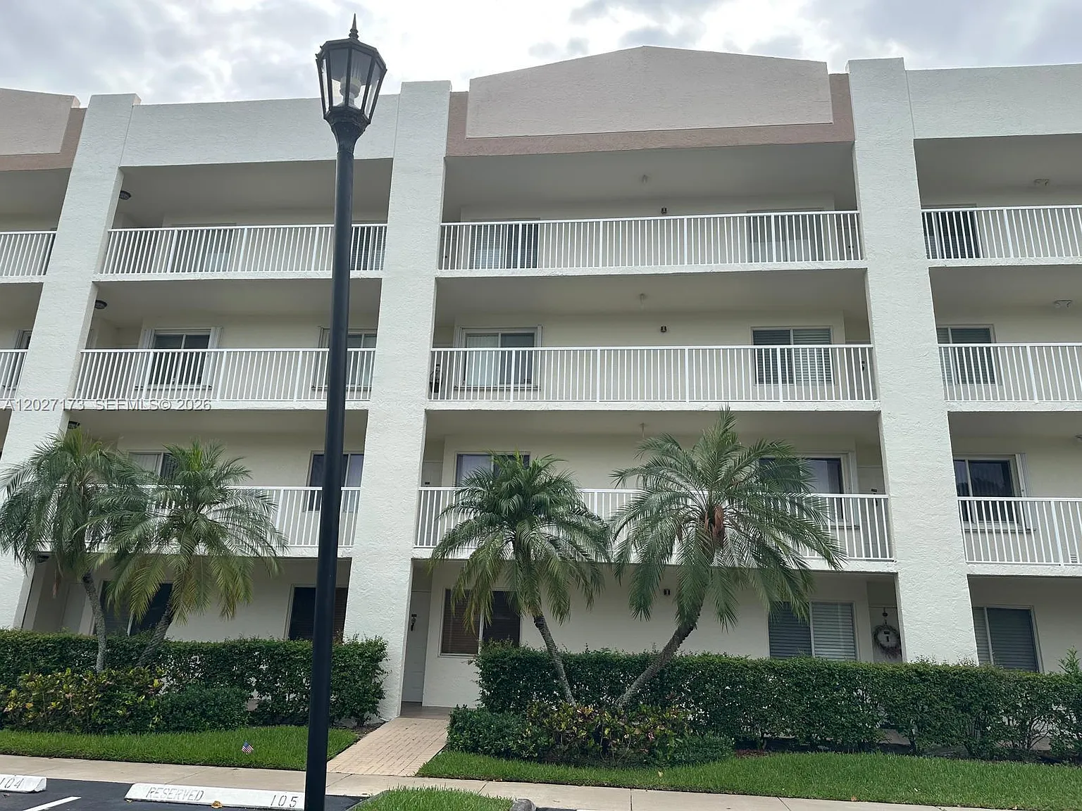 Trent F Condo — Photo 1