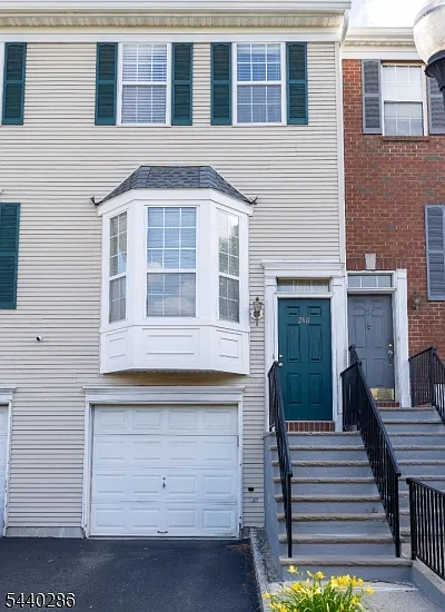 248 Warren St