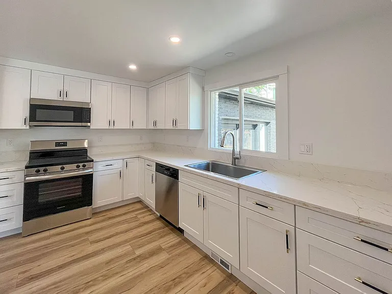 315 NE 148th Ave — Photo 26