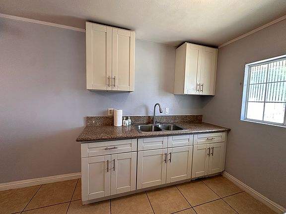 4th image of 3687 Pioneer Dr