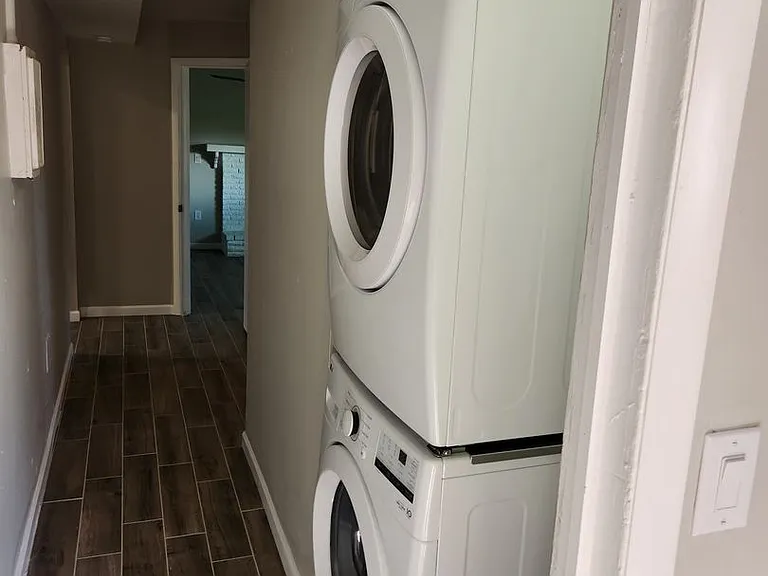 1041 W Elna Rae St — Photo 10