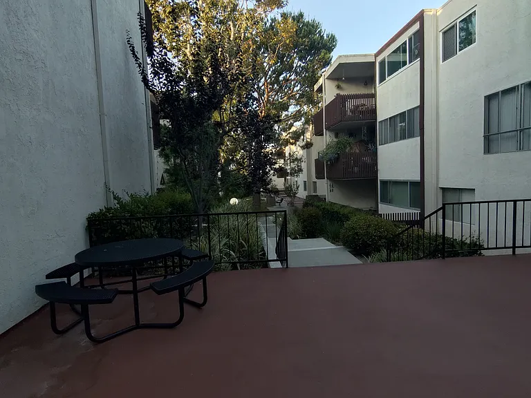 5950 Canterbury Dr #C214 — Photo 35