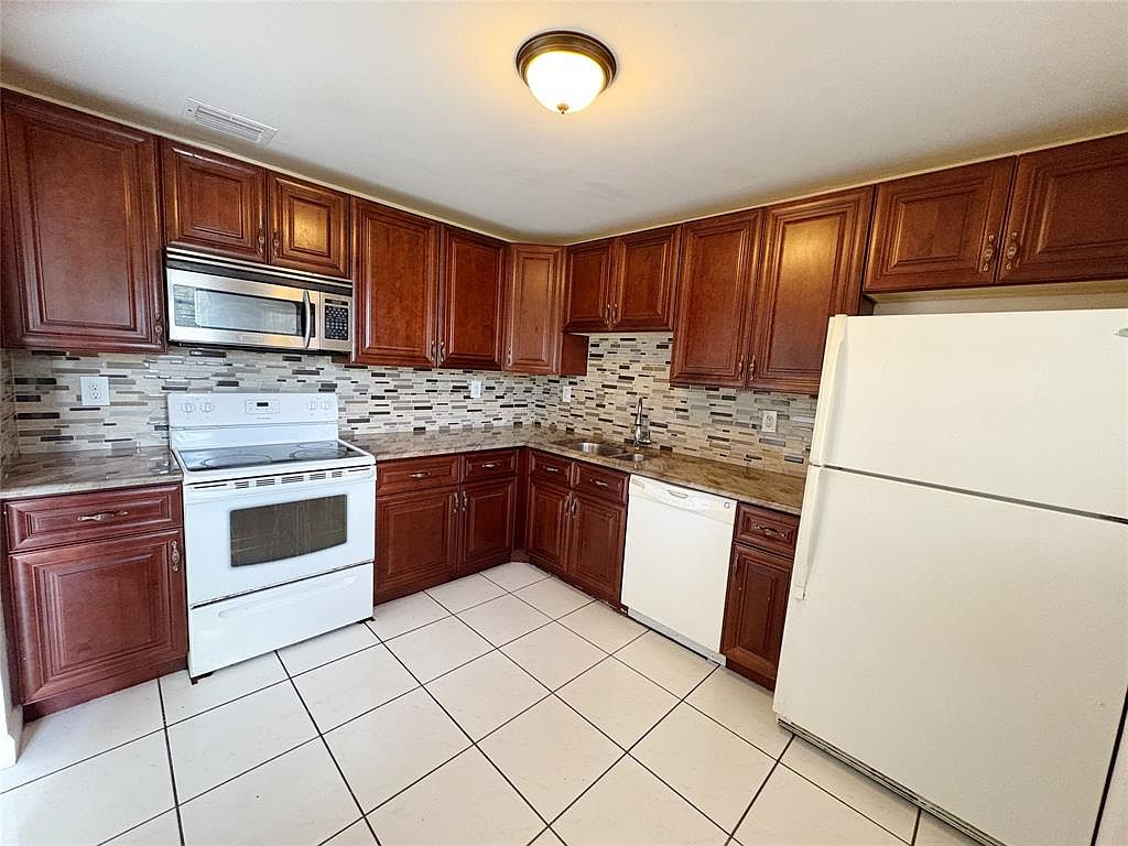 2510 SW 81st Ave #106