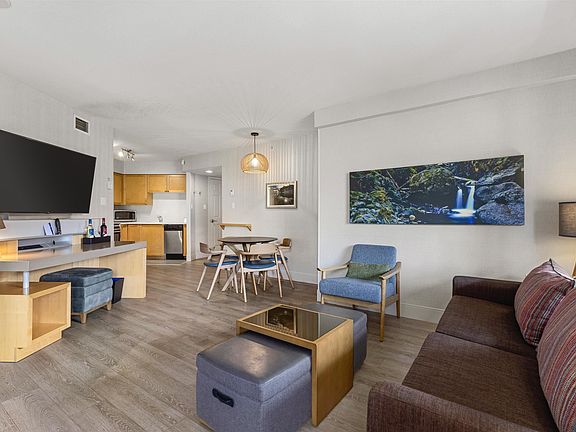 3rd image of 4308 Main St #2416