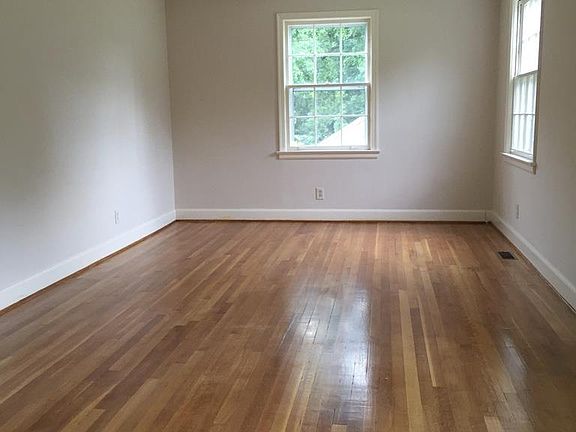 3rd image of 345 Woodycrest Ave
