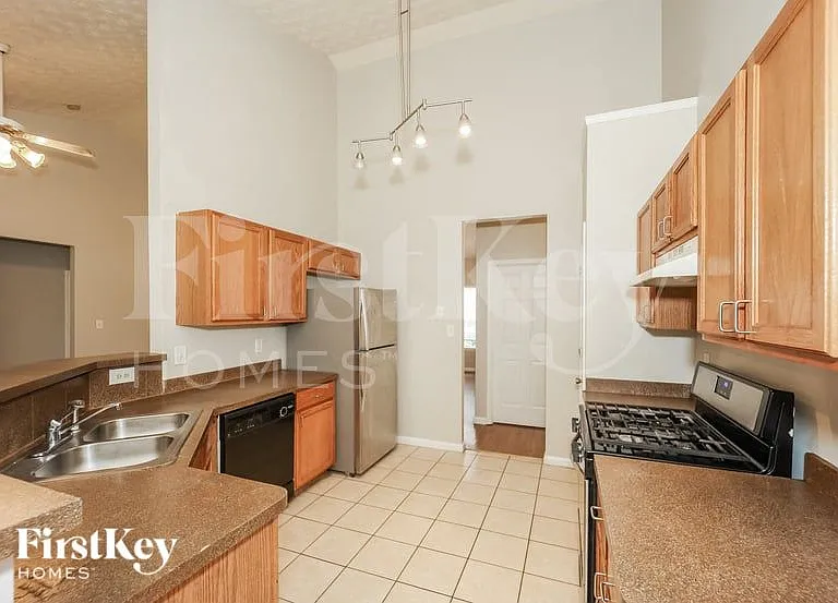 5713 Old Carriage Dr — Photo 8