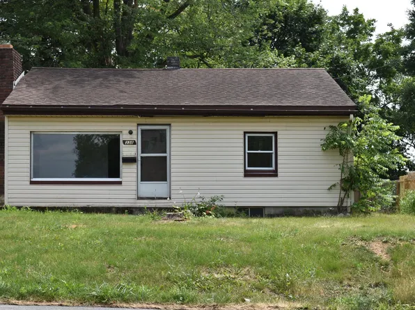 338 W Main St, Fayetteville, PA 17222