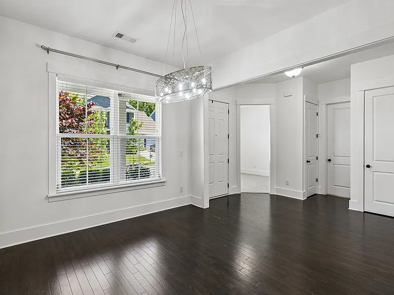 1730 Biscayne Dr — Photo 9