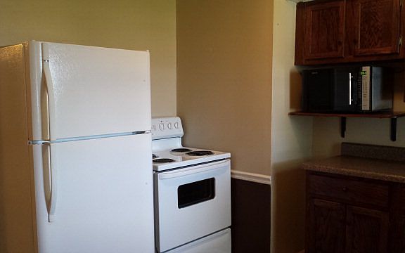 5th image of 1105 E Highland Ave