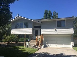 2205 Blue Jay Ln, West Richland, WA