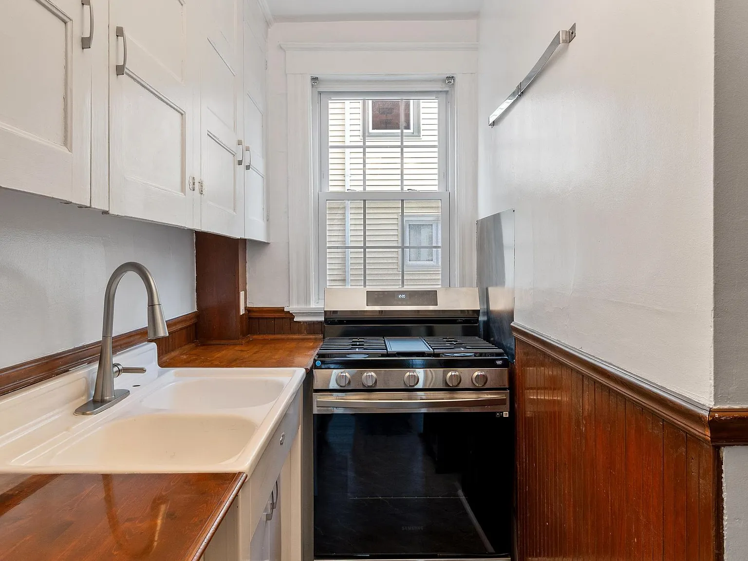 2 bed, 885 sqft, $2,500 — Photo 3