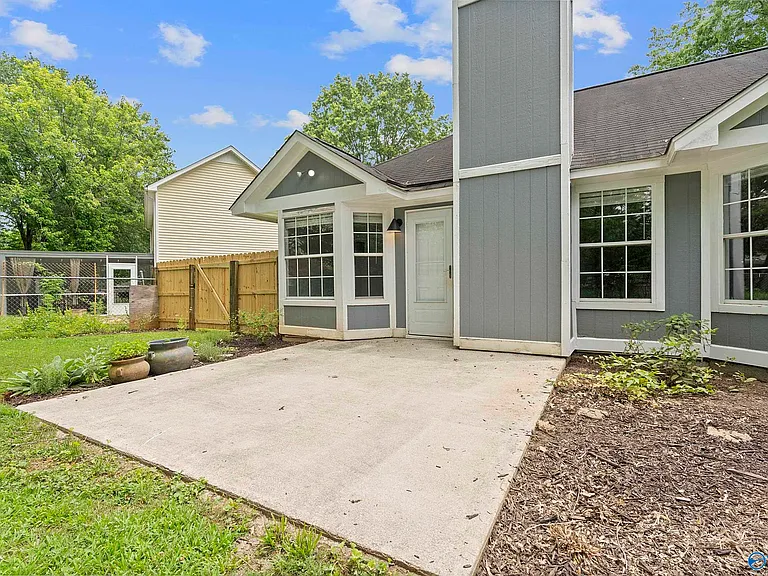 223 Cypress Creek Dr — Photo 14