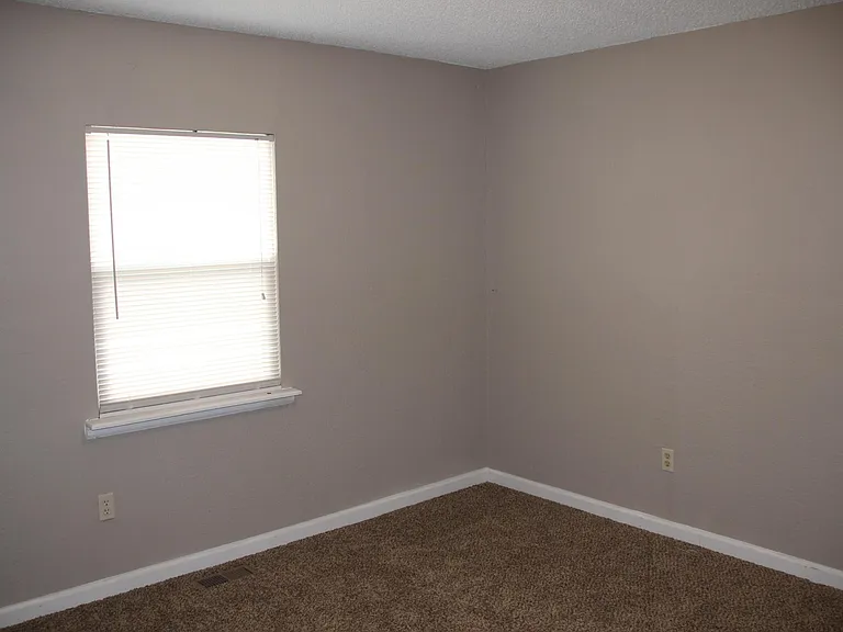 3720 N Fillmore St — Photo 20
