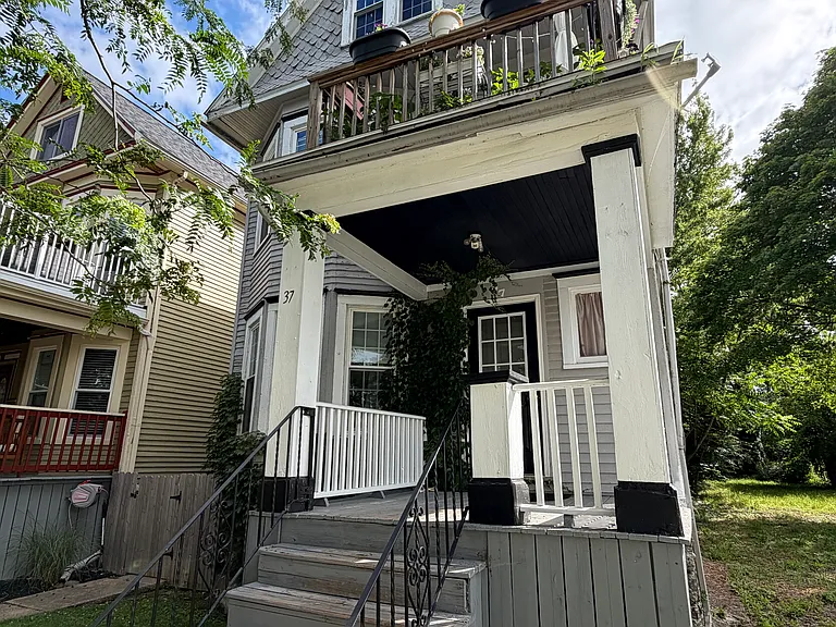 37 Bremen St — Photo 2