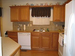 2nd image of 400 E Berry Ave