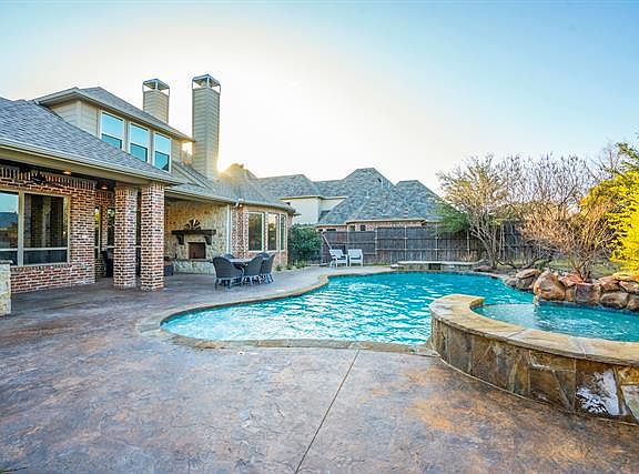 2nd image of 4644 Veneto Dr