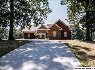 90 Cascade Creek Dr, Somerville, AL 35670