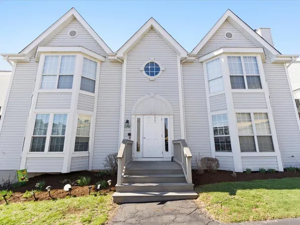 1708 Whispering Creek Dr APT B, Ballwin, MO 63021