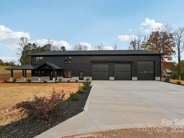 121 Winners Cir, Mooresville, NC 28117