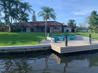 820 Cape View Dr, Fort Myers, FL 33919