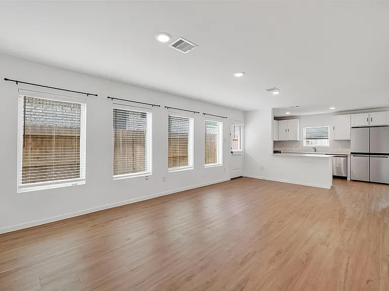 3039 Ash Ray Dr — Photo 9