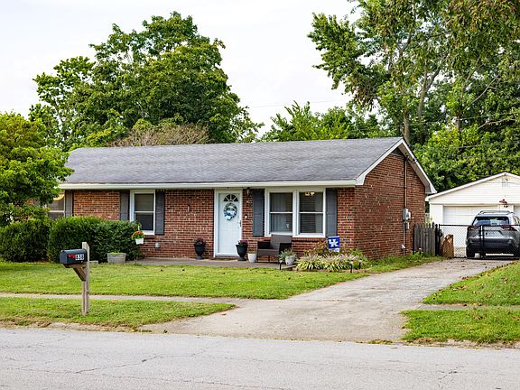 2nd image of 838 Mildred St