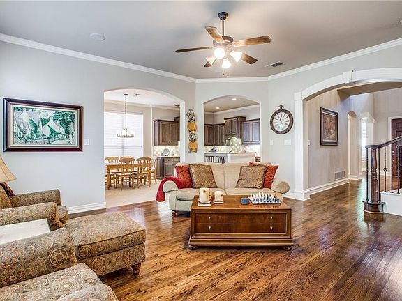 4th image of 1311 Salado Dr