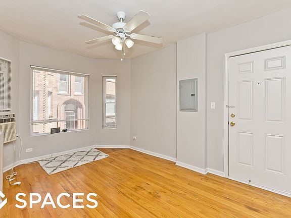 4th image of 1354 1/2 W Argyle St APT 1N