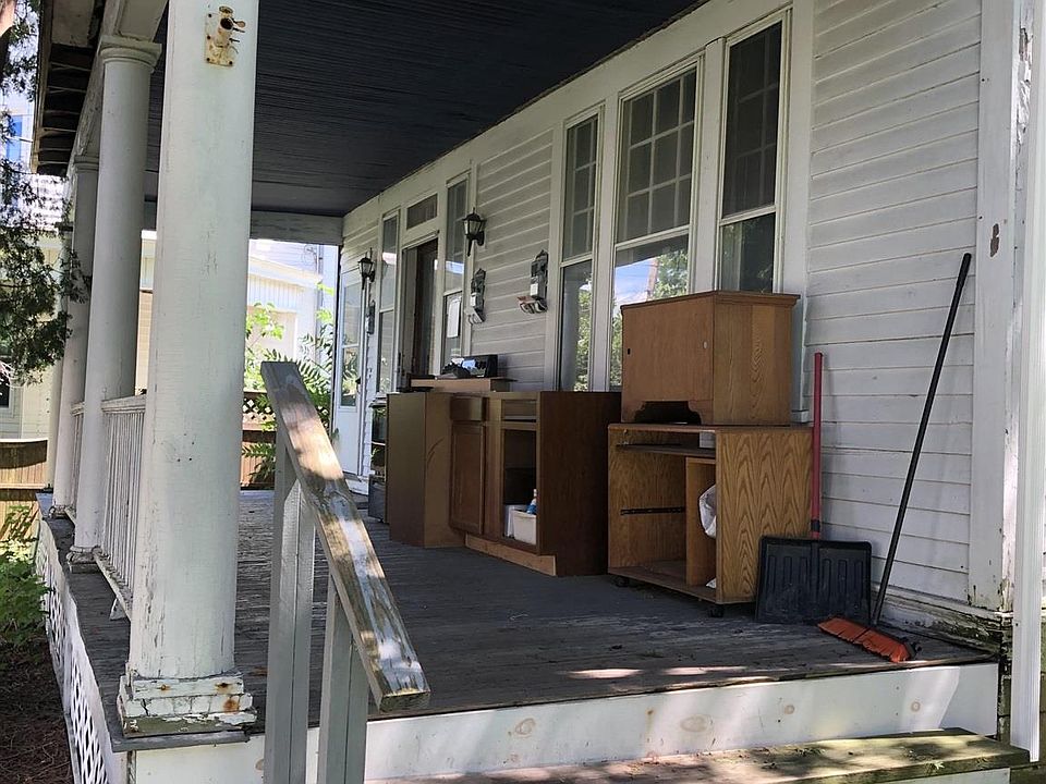 2nd image of 416 Kenwood Ave