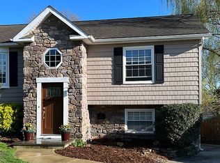 7 Stable Gate Ct, Perry Hall, MD 21128