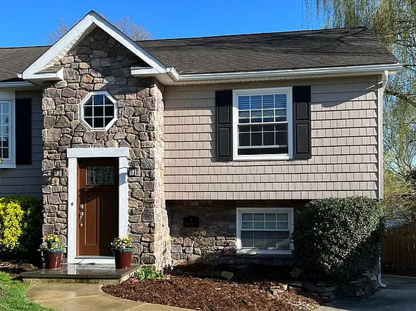 7 Stable Gate Ct, Perry Hall, MD 21128