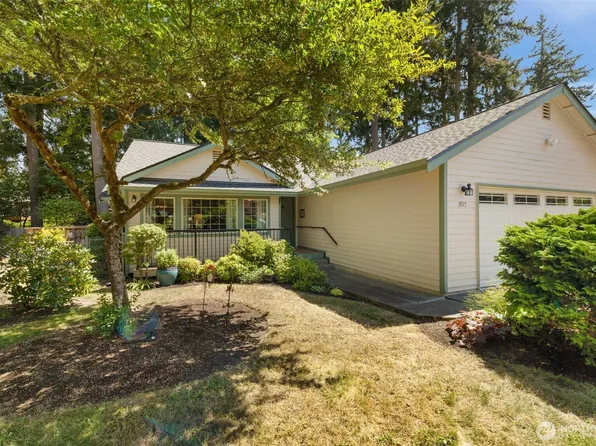 3917 SE Tennis Court, Port Orchard, WA 98366