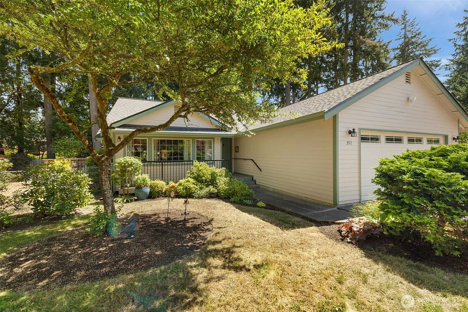 3917 SE Tennis Court photo 1
