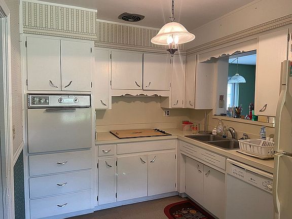 2nd image of 1431 Long St
