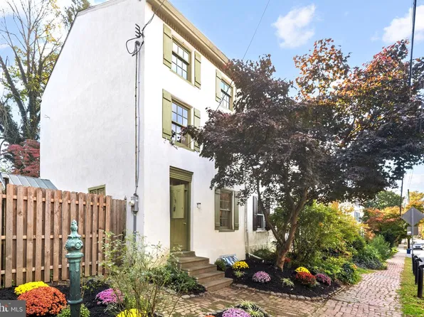 108 W Allens Ln, Philadelphia, PA 19119