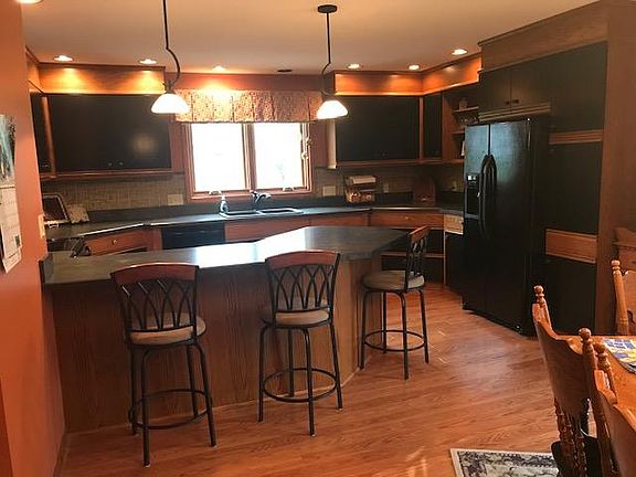 5th image of 223 Kuhl Dr #8