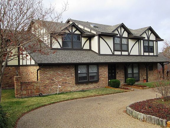 3rd image of 2921 Apple Valley Dr