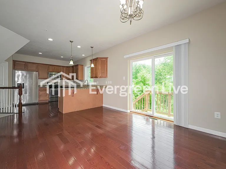 3126 Raintree Dr — Photo 4