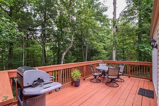 4th image of 4571 Summerset Dr