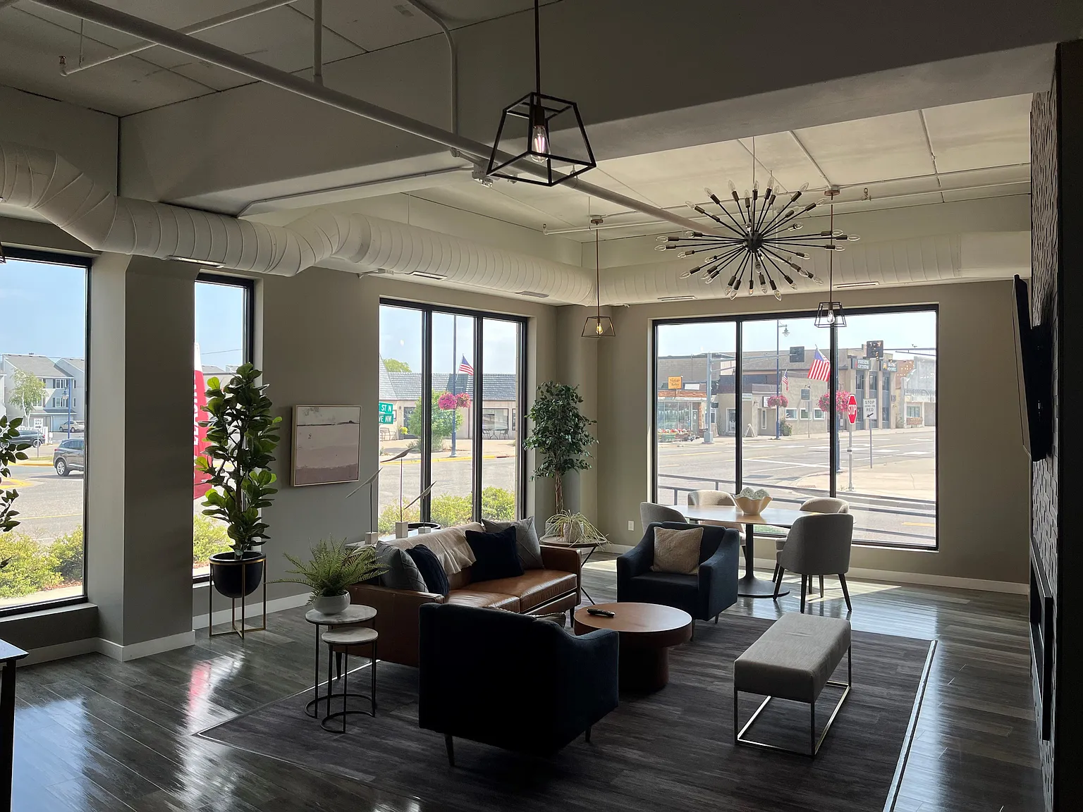 Lighthouse Lofts — Photo 4
