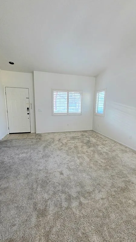 3 bed, 2.0 bath, 1530 sqft, $2,900 — Photo 2