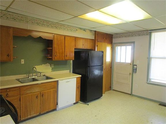 5th image of 711 Ludwick St
