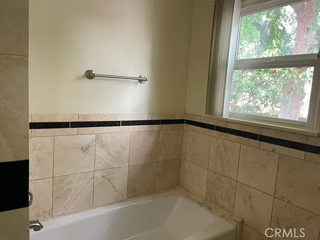 Tub